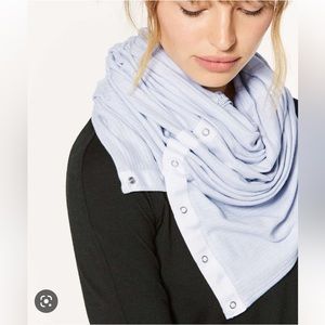Lululemon Vinyasa Scarf in Mini Check Pique White Heathered Silver Fox
